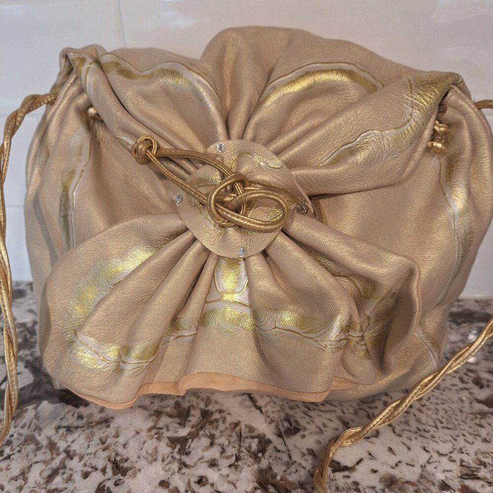 vtg metallic gold soft‎ leather crossbody - Picture 4 of 14